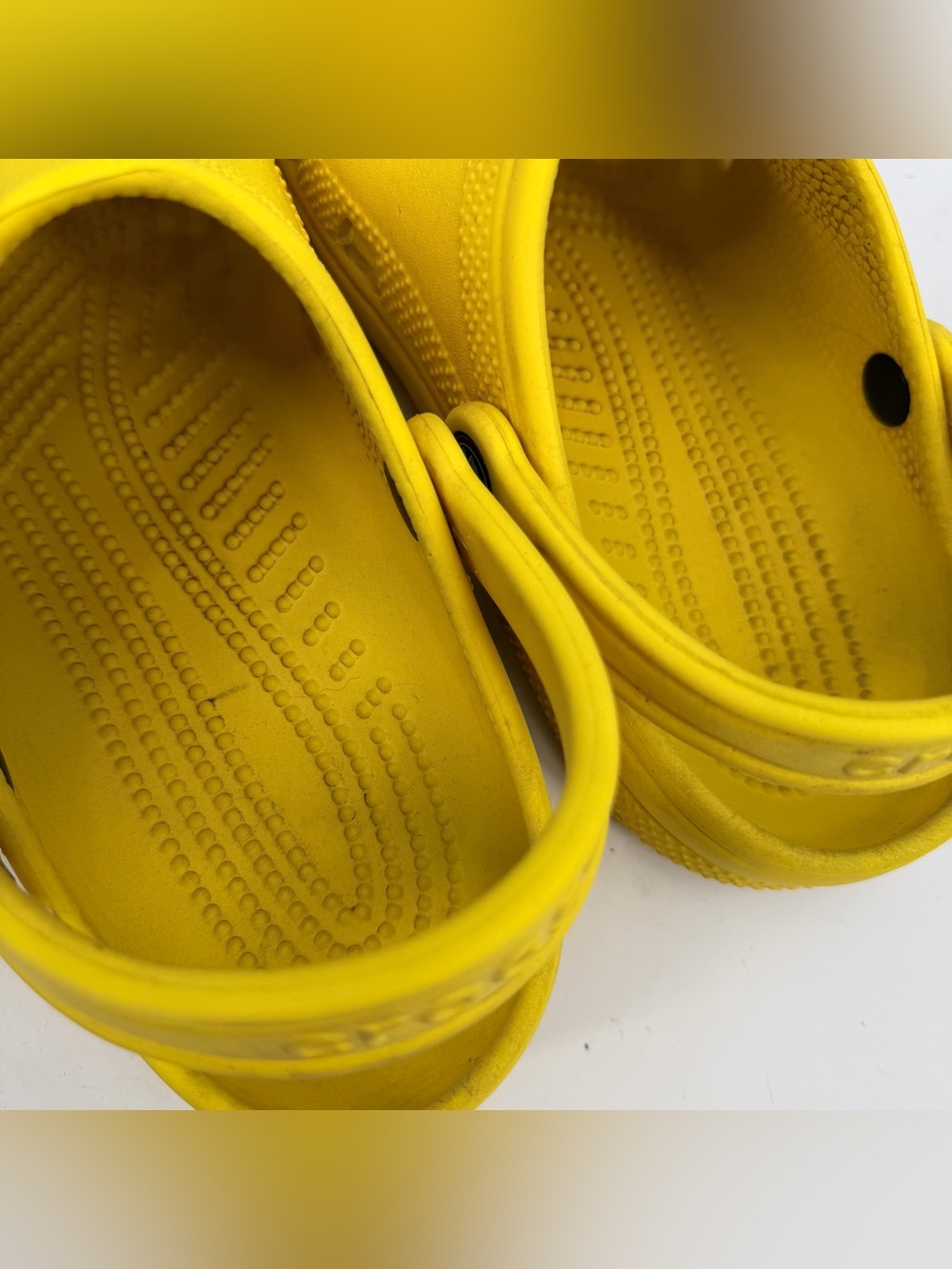 Crocs Clogs M6 W8 Yellow Classic Slip On Comfort Shoes -read - Picture 8 of 9